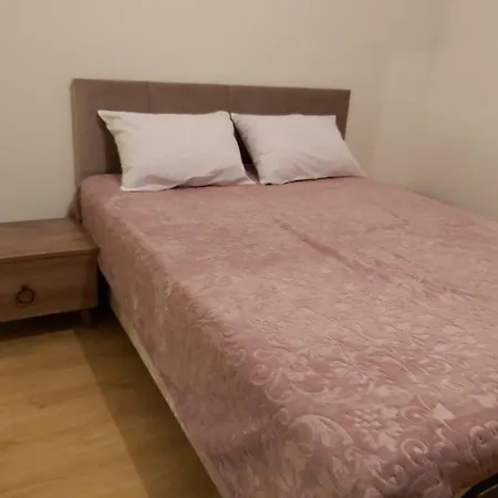 Iniovia 3 Apart Apartment